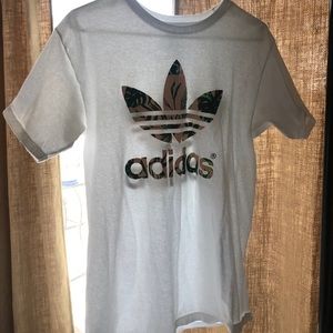 Rare vintage adidas originals women’s tee
